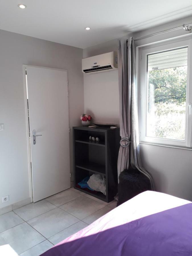 Guest House Domaine Des Grouilleres Saint-Clair-du-Rhone Exterior foto