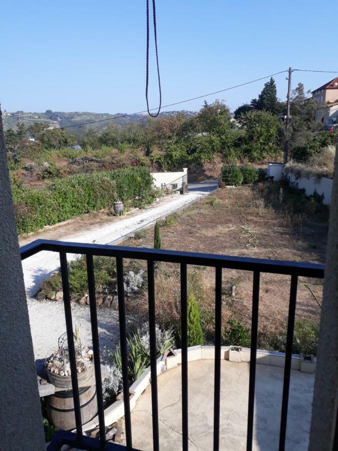 Guest House Domaine Des Grouilleres Saint-Clair-du-Rhone Exterior foto